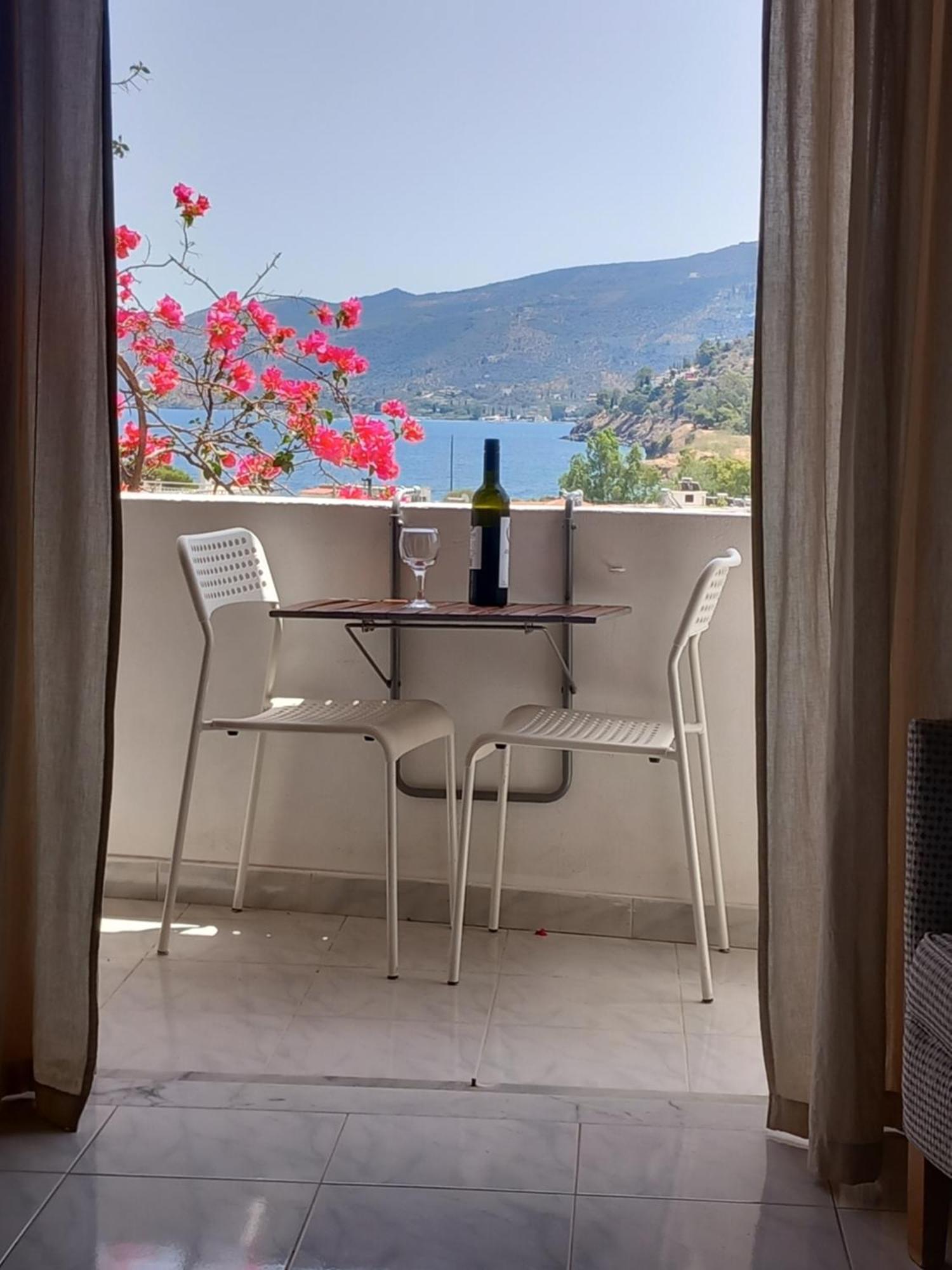 Forest & Sea Apartment Poros Town Pokój zdjęcie